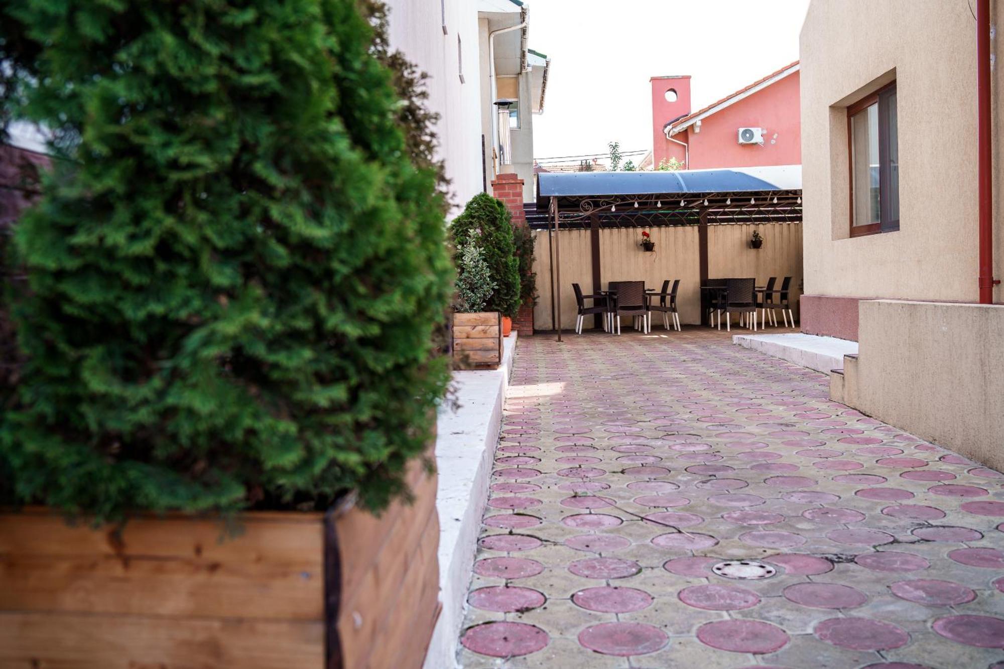 Raluca Hotel Navodari Ngoại thất bức ảnh