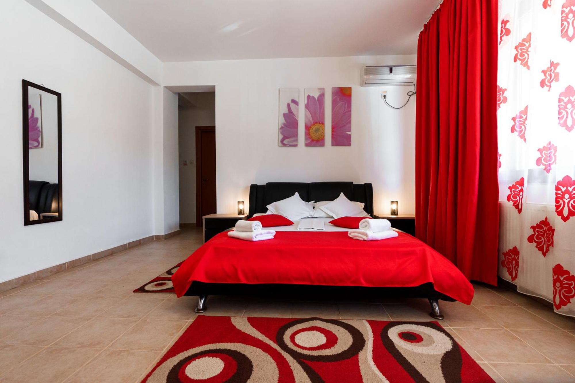 Raluca Hotel Navodari Ngoại thất bức ảnh