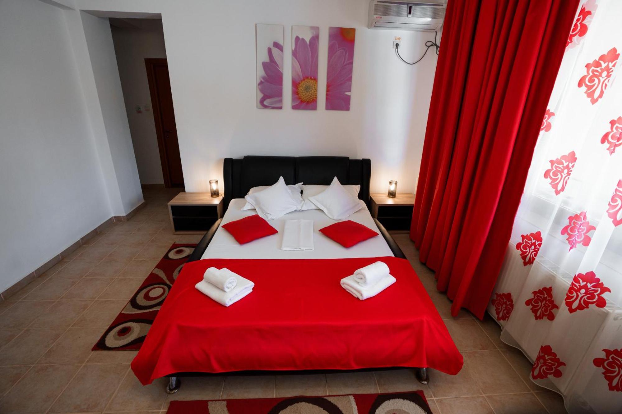 Raluca Hotel Navodari Ngoại thất bức ảnh