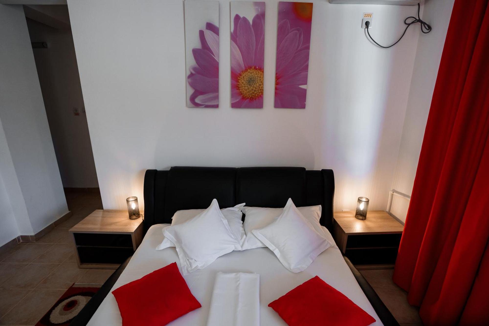 Raluca Hotel Navodari Ngoại thất bức ảnh