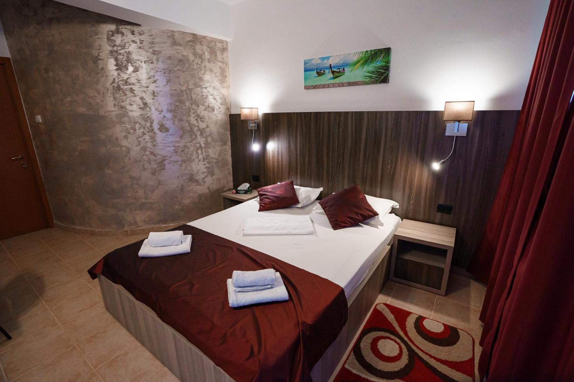 Raluca Hotel Navodari Ngoại thất bức ảnh