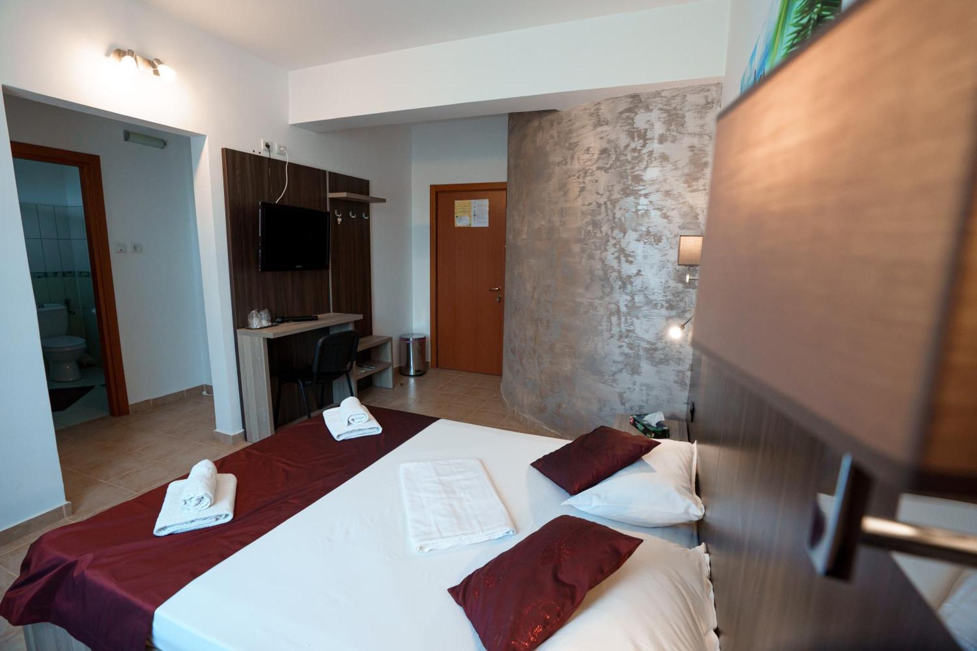 Raluca Hotel Navodari Ngoại thất bức ảnh