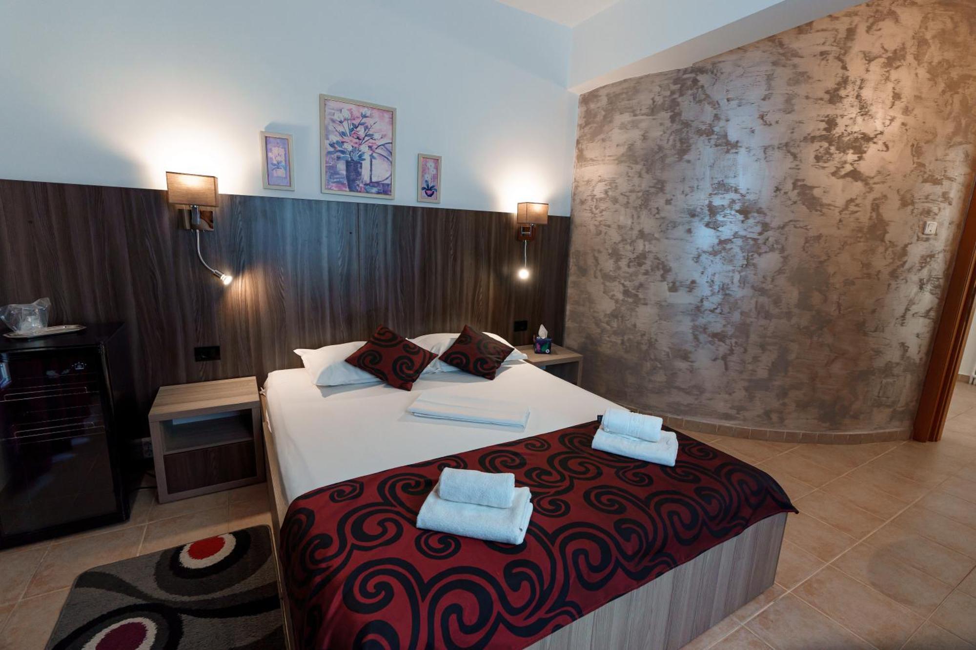 Raluca Hotel Navodari Ngoại thất bức ảnh