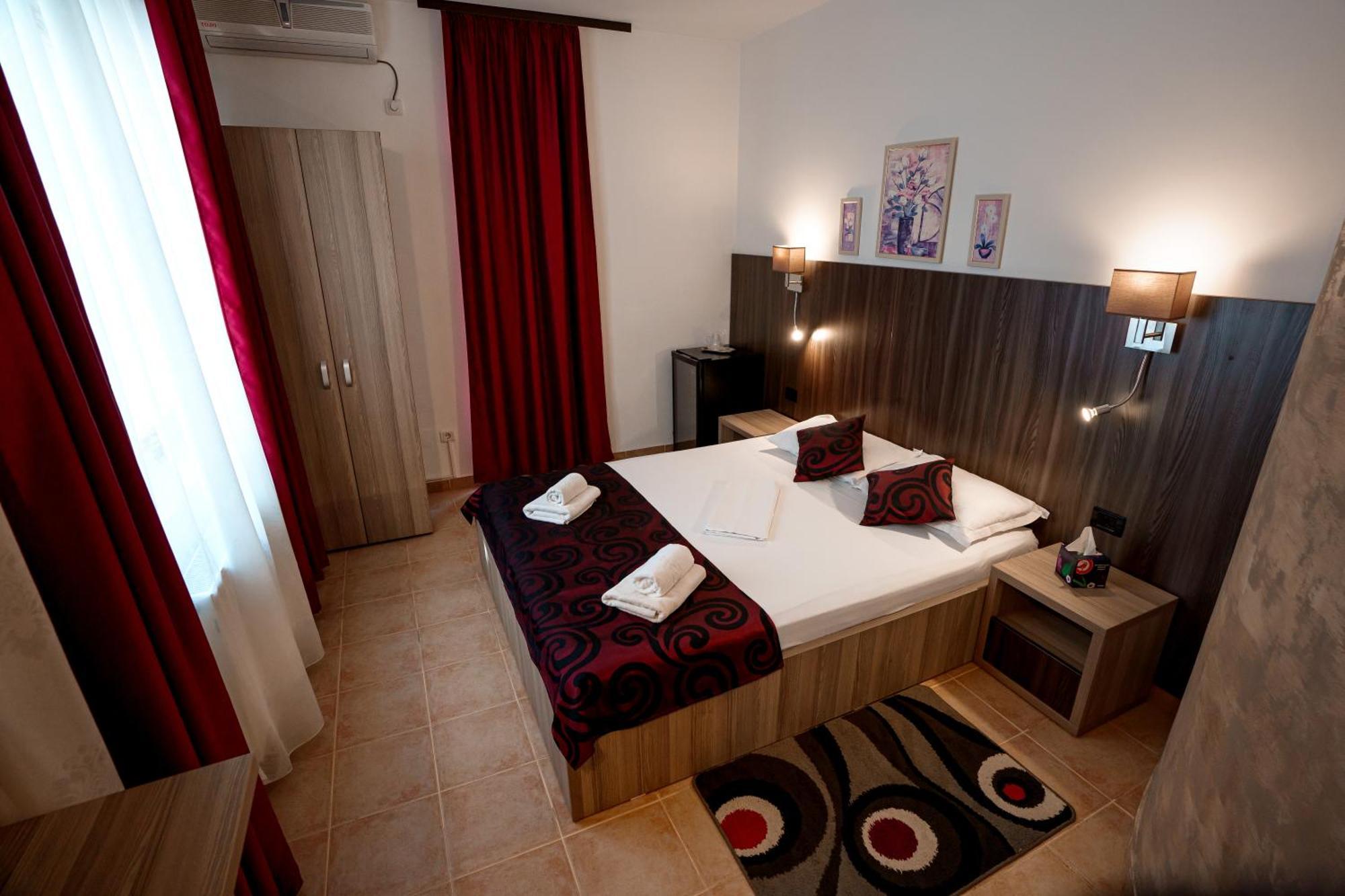 Raluca Hotel Navodari Ngoại thất bức ảnh