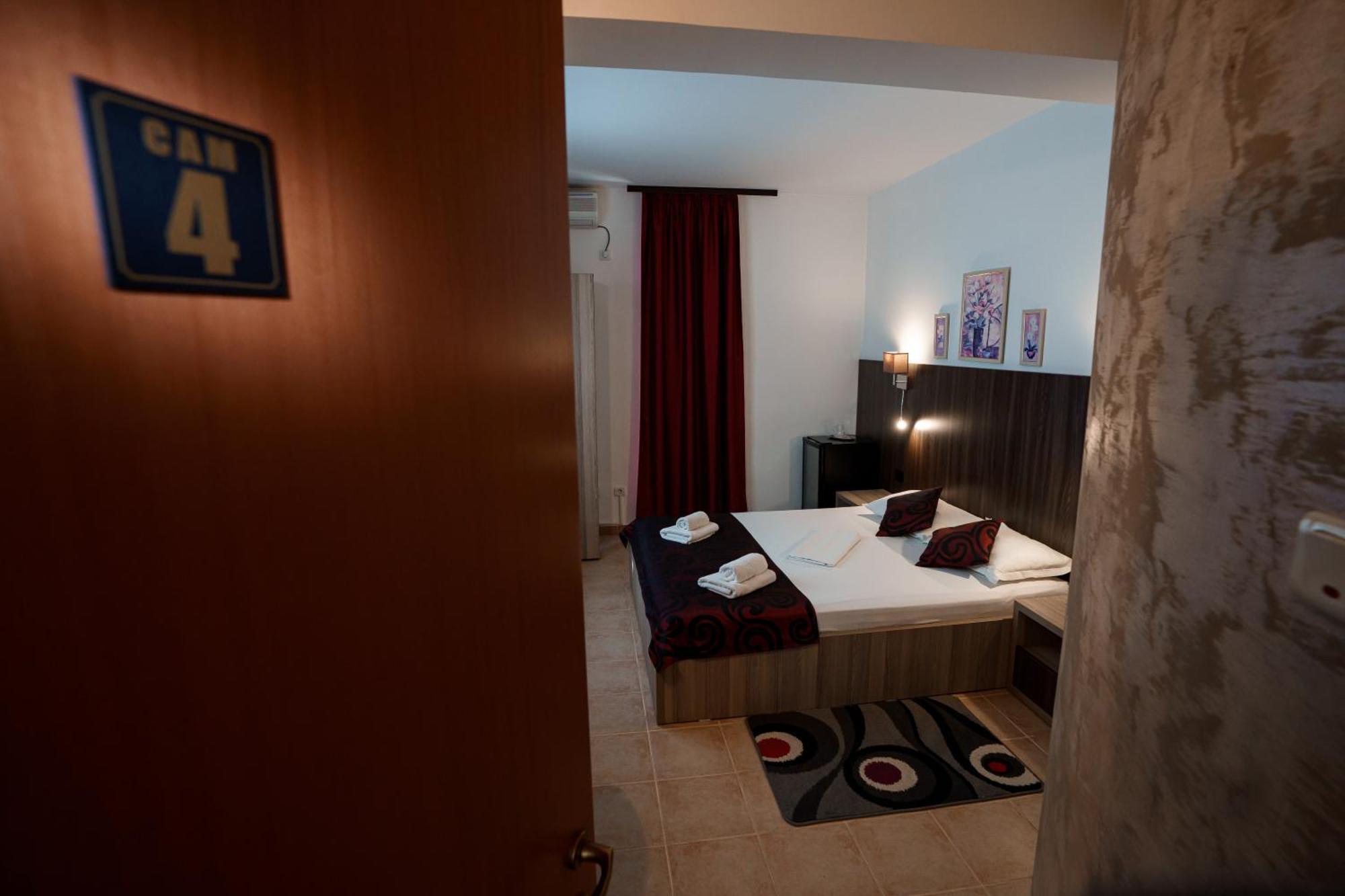 Raluca Hotel Navodari Ngoại thất bức ảnh