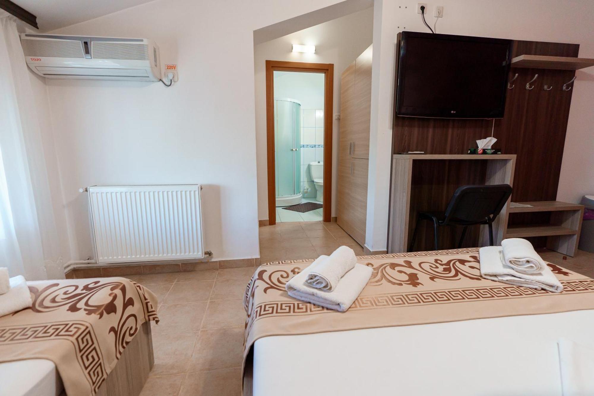 Raluca Hotel Navodari Ngoại thất bức ảnh