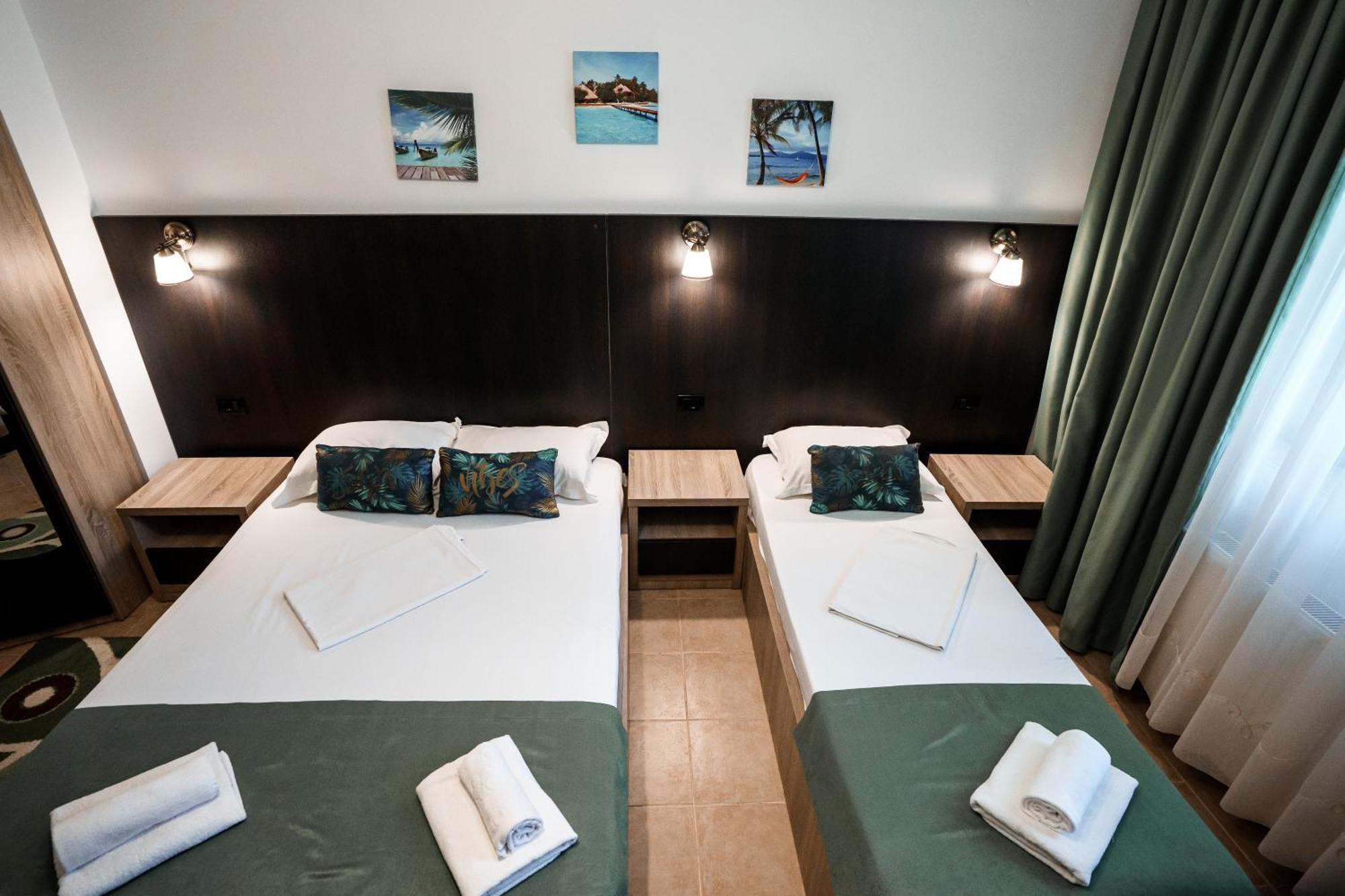 Raluca Hotel Navodari Ngoại thất bức ảnh